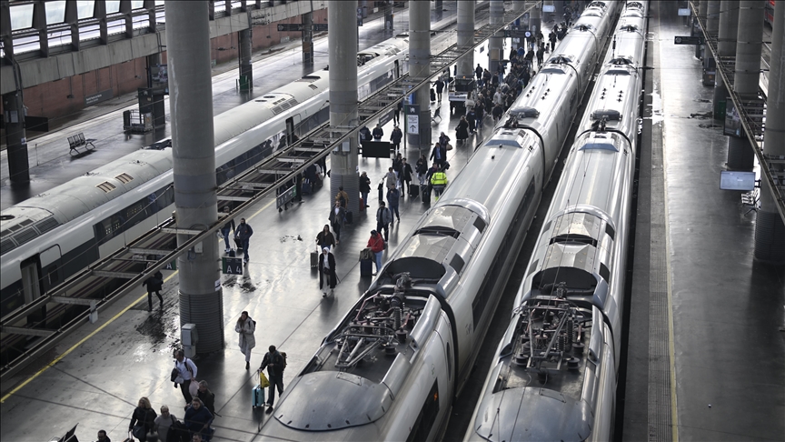 Spanish train drivers begin nationwide strike over safety concerns