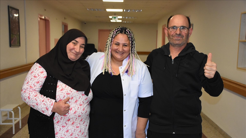 Emirdağlı kardeşler aynı gün gerçekleştirilen operasyonla varis ağrılarından kurtuldu