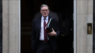 Kabineti britanik mbështet kryeministrin Starmer mes thirrjeve për dorëheqjen e tij