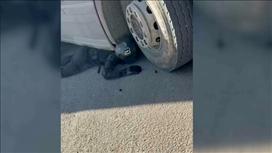 Adana'da kazada tırın altında sıkışan kurye yaşadıklarını anlattı