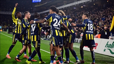 Fenerbahçe, Gençlerbirliği engelini 3 golle geçti