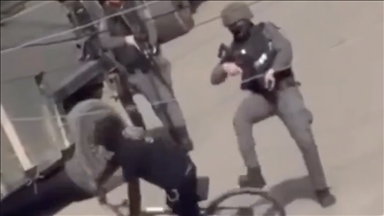 İsrail askerinin işgal altındaki Batı Şeria’da bir çocuğa saldırısı kameralara yansıdı