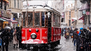 La población de Türkiye aumentó en 427.224 habitantes en 2025 hasta los 86,09 millones