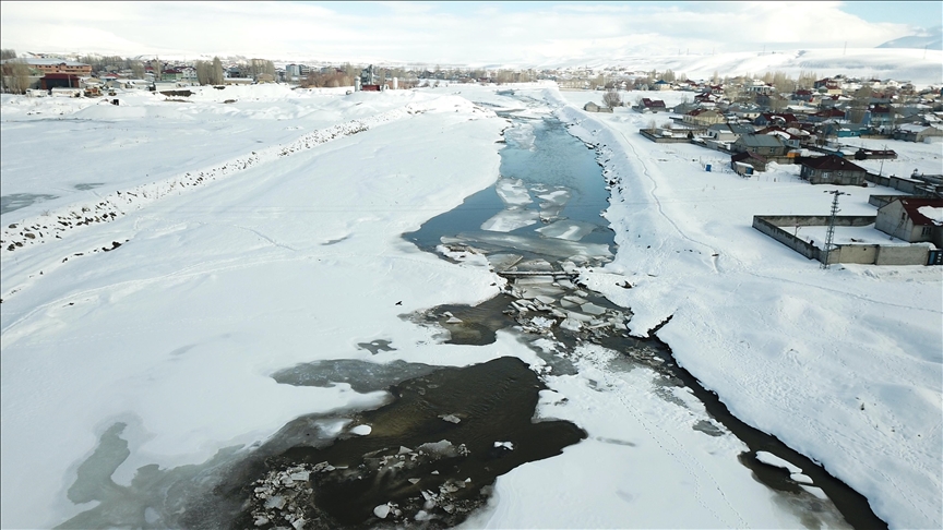 Li Erzirom û Qersê berf dibare, li Agirî û Erdexanê serma heye