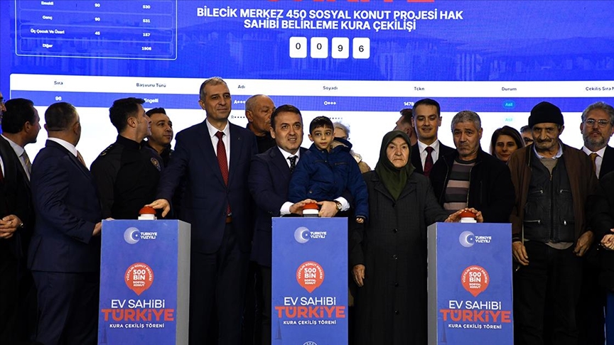 "Yüzyılın Konut Projesi" kapsamında Bilecik'te yapılacak konutların kurası çekildi