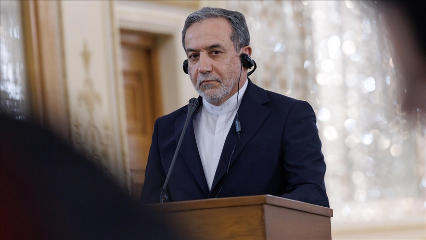 İran Dışişleri Bakanı Erakçi, ordudan üst düzey askeri yetkililerle buluştu