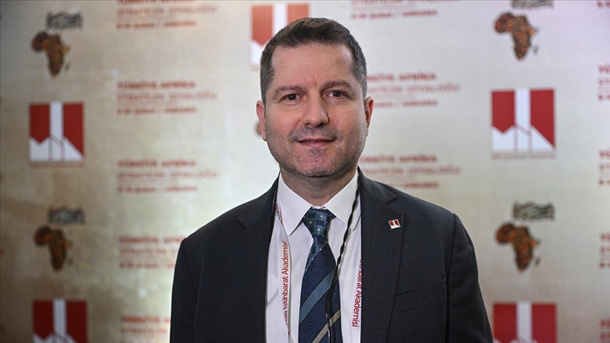 Milli İstihbarat Akademisi Başkan Yardımcısı Uygur'a göre, İran ve ABD müzakerelerle zaman kazanıyor