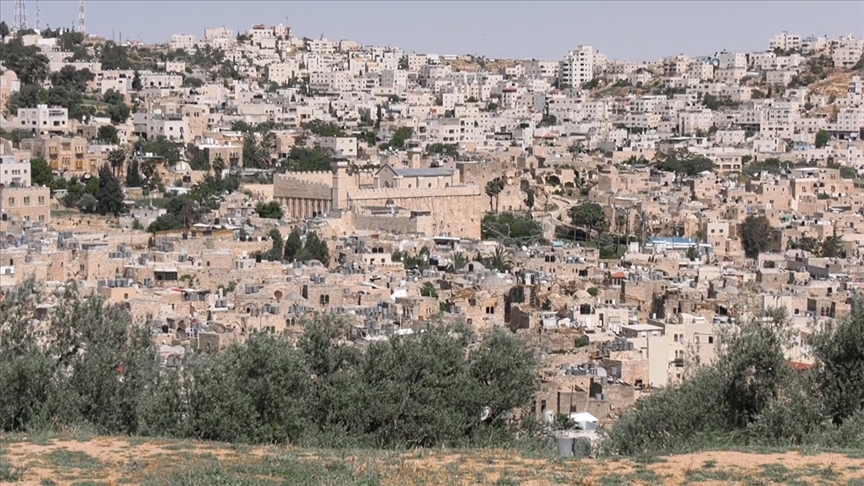 İsrail hükümeti aldığı kararlarla Filistin'in El Halil kentini ilhaka hazırlanıyor