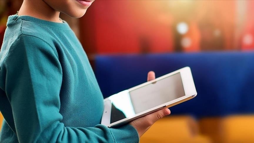 Çekia shqyrton ndalimin e mediave sociale për fëmijët nën moshën 15-vjeç