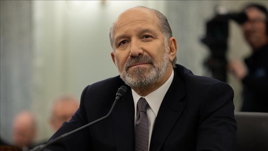 Le secrétaire au Commerce de Trump reconnaît s'être rendu sur l'île d'Epstein en 2012