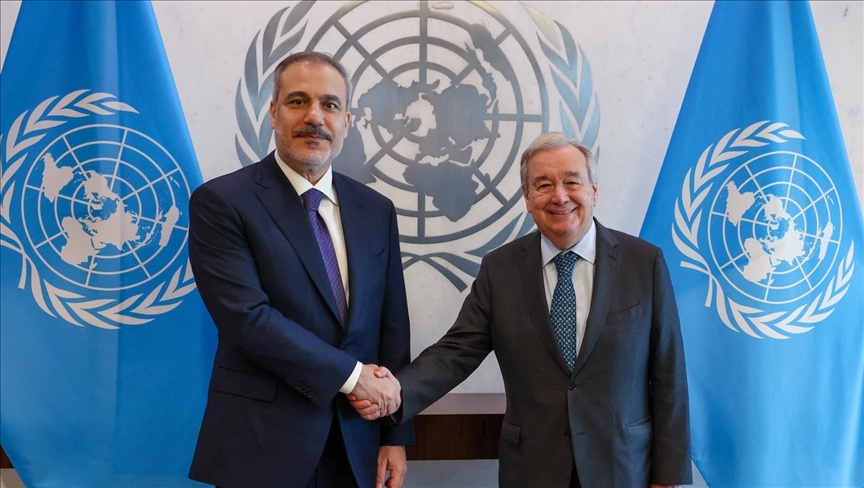 ministri-i-jashtem-turk-diskuton-ceshtjet-globale-shefin-e-okb-se