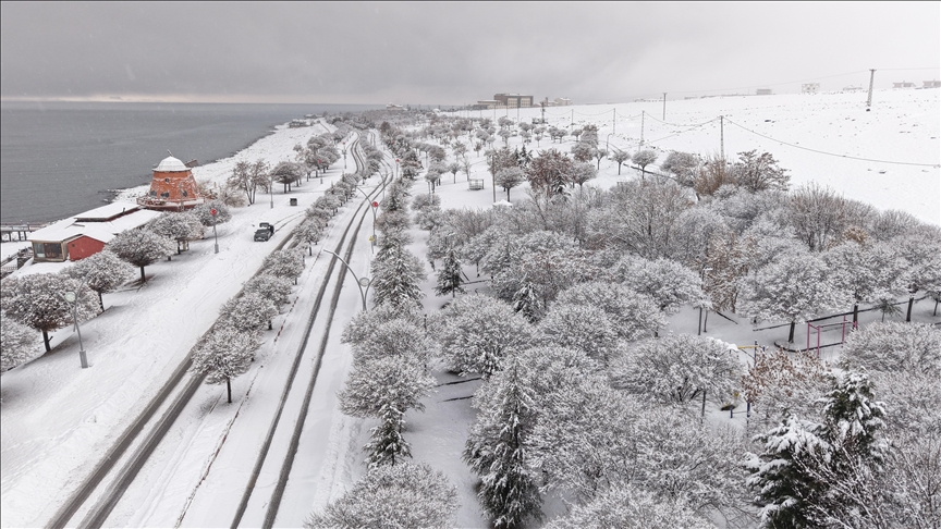 Bazı illerde kar yağışı etkili oluyor
