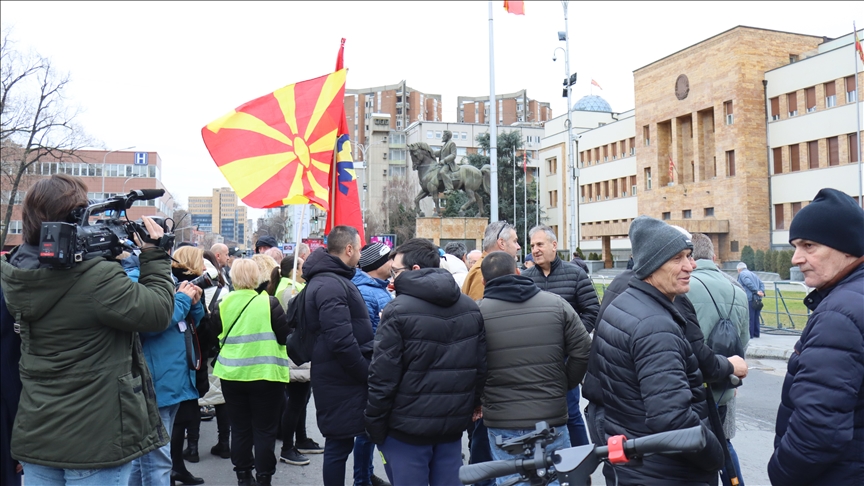 Lidhja e Sindikatave të Maqedonisë bllokon Kuvendin, kërkohet rritje e pagave