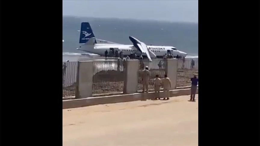 Somali'de yolcu uçağı pistten çıktı