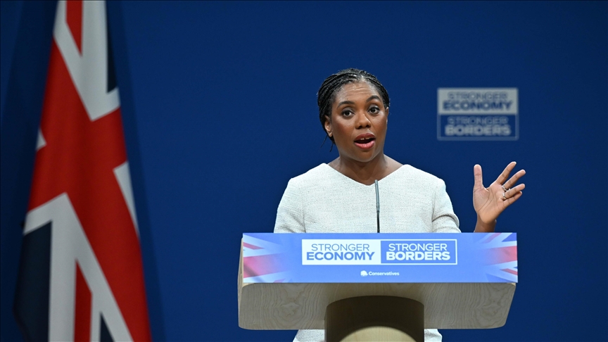 UK opposition leader says prime minister “in office, but not in power”