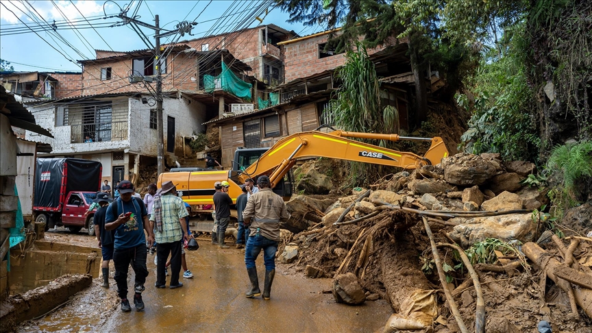 Kolombiya'nın kuzeyini vuran şiddetli yağışların yol açtığı afetlerde 14 kişi hayatını kaybetti