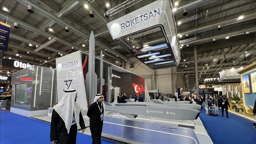 Kompania turke Roketsan shfaq municionet "Eren" gjatë panairit në Arabinë Saudite