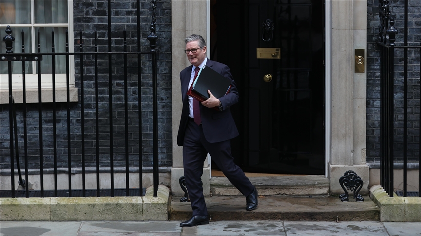 Face aux appels à la démission, le Premier ministre britannique affirme ne pas être « prêt à renoncer » à son mandat