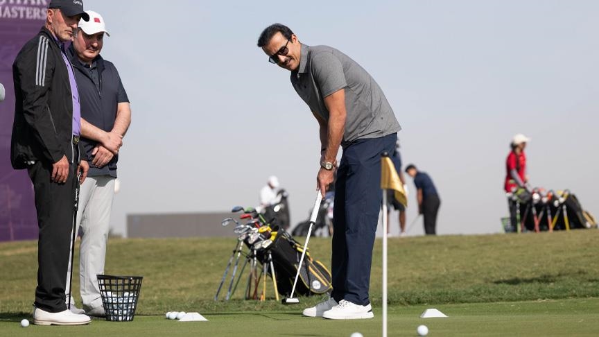 أمير قطر يشارك في اليوم الرياضي للدولة