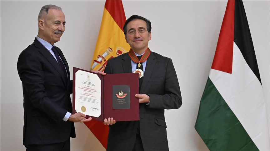 Palestine honors Spanish Foreign Minister Albares with highest civil award