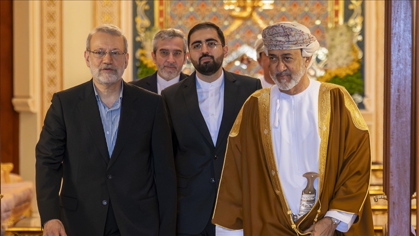 سلطان عمان ولاريجاني يبحثان سبل التوصل لاتفاق أمريكي إيراني "متوازن"