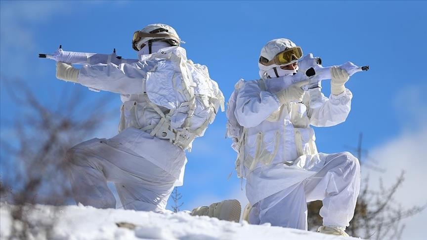 Komandoyên cendirme tetbîqata zivistanê kir