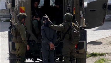 الجيش الإسرائيلي يعتقل 25 فلسطينيا في اقتحامات بالضفة