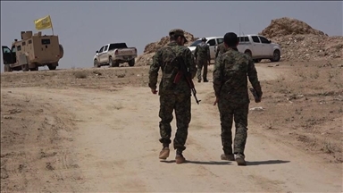 Li Sûriyeyê eskerên rejima têkçûyî û hin terorîstên PKKyî ji Eynulerebê derbasî Hesekeyê bûn