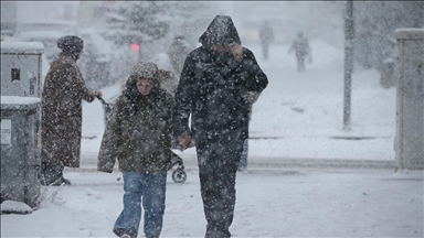 Yurdun doğusundaki bazı iller için kuvvetli kar, Batı Akdeniz için fırtına uyarısı