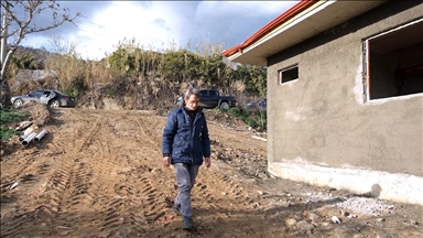 Bakan Kurum'dan İzmir Ödemiş'teki orman yangınında evi yanan "Cavit amca"ya ilişkin paylaşım