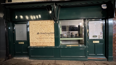 After brazen heist, Londoners decry police budget cuts