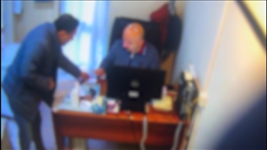 İstanbul'da devlet hastanesinde görevli 2 doktor "rüşvet" suçlamasıyla gözaltına alındı