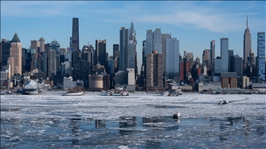 Ledene ploče plutaju rijekom Hudson u New Yorku nakon najhladnijeg vikenda ove zime