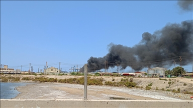 Sudan'ın Kuzey Darfur bölgesinde yerinden edilmiş kişilerin kaldığı kampta yangın çıktı  