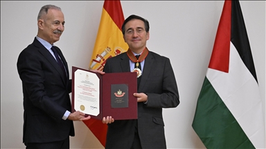 Palestine honors Spanish Foreign Minister Albares with highest civil award