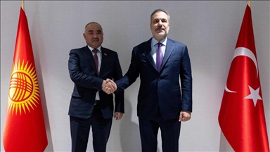 فيدان يلتقي رئيس برلمان قرغيزستان