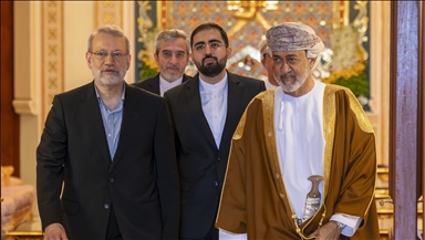 سلطان عمان ولاريجاني يبحثان سبل التوصل لاتفاق أمريكي إيراني "متوازن"