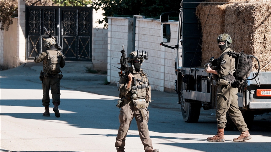 الجيش الإسرائيلي يعتقل فلسطينيين ويهدم 3 منازل شمالي الضفة
