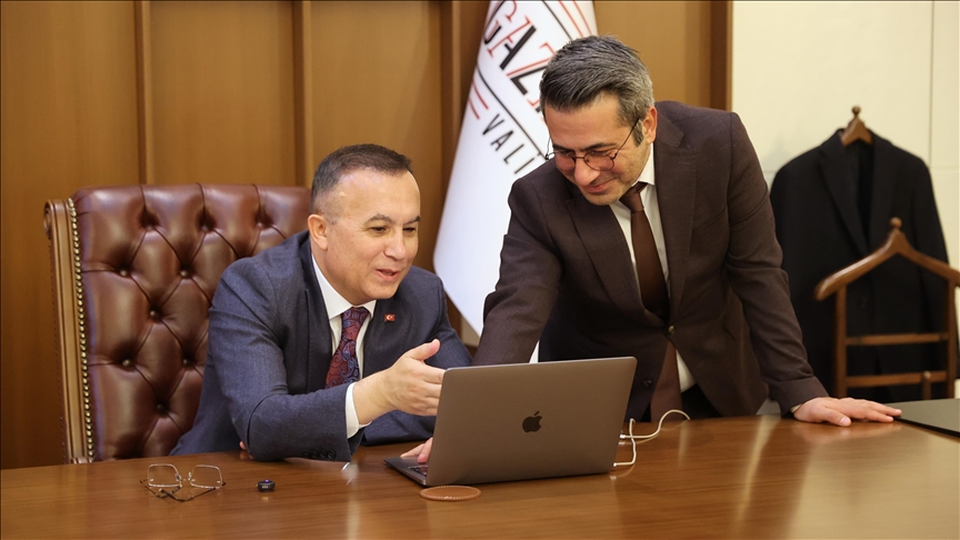 Gaziantep Valisi Kemal Çeber, AA'nın "Yılın Kareleri" oylamasına katıldı