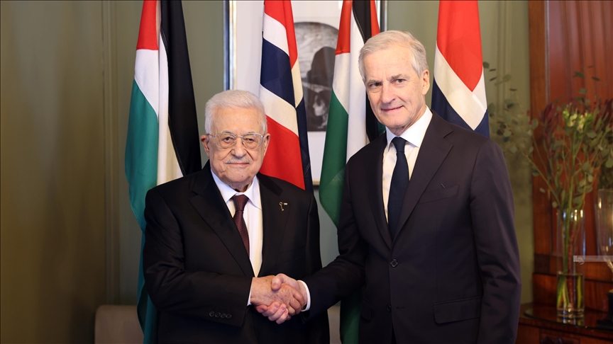 عباس: قرارات إسرائيل في الضفة تتطلب موقفًا أمريكيًا حاسمًا