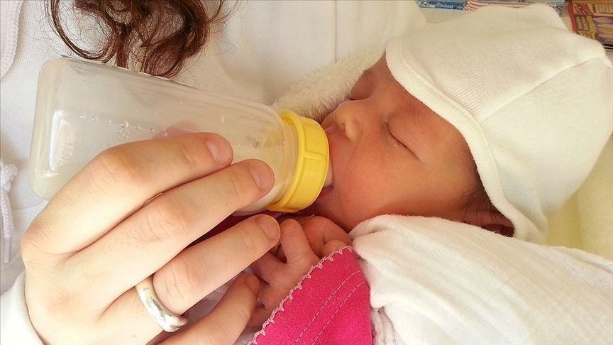 Vdekja e tretë e një foshnjeje raportohet në Francë mes tërheqjes së qumështit formulë