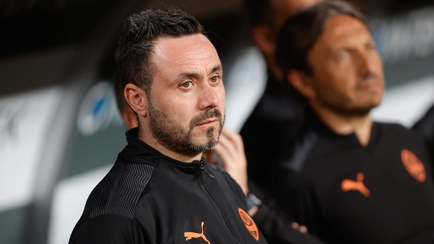 قدم.. أولمبيك مارسيليا يفسخ عقد مدربه الإيطالي دي زيربي