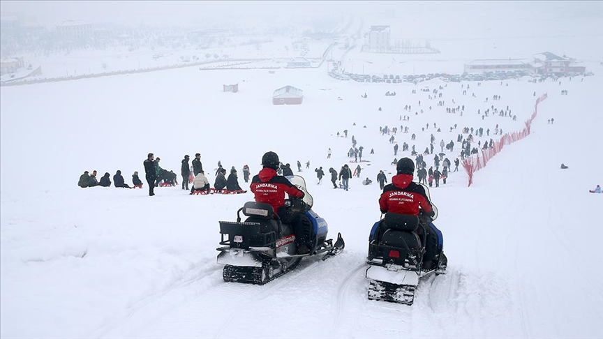 Muş'ta kayakseverlerin güvenliği JAK timine emanet