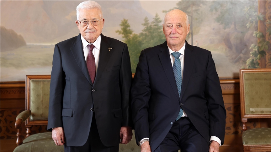 الرئيس الفلسطيني يطلع ملك النرويج على الأوضاع الإنسانية بغزة