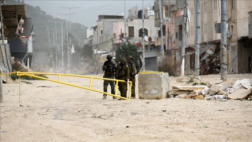 Woman among 24 Palestinians arrested by Israeli army in West Bank raids