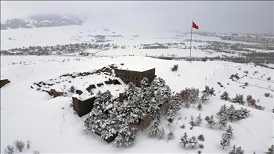 Li Erziromê Tabyayên Ezîziyeyê yên "yadîgarê ecdad" bi berfê venixumîn