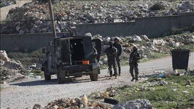 Kolonët e paligjshëm izraelitë zhvendosin 15 familje palestineze në Bregun Perëndimor të pushtuar