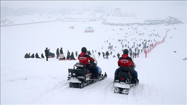 Muş'ta kayakseverlerin güvenliği JAK timine emanet