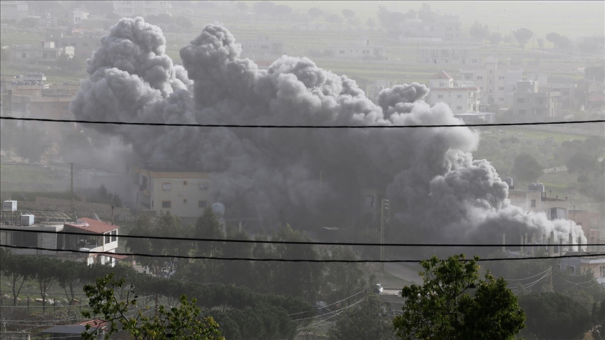 İsrail ordusu Lübnan'ın güneyindeki 2 beldeye baskın düzenleyerek binaları havaya uçurdu