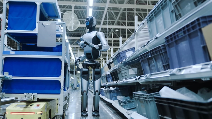 Alibaba predstavio otvoreni AI model koji robotima daje "mozak"